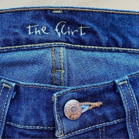 Women’s Old Navy The flirt jeans size 4 regular - Picture 4 of 5